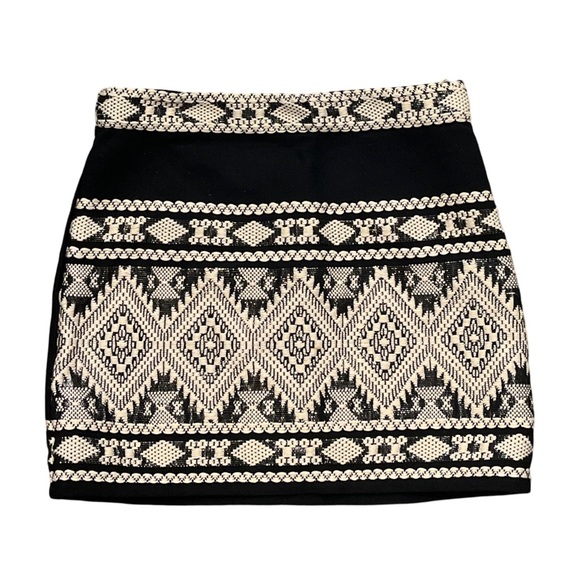 Topshop black and white geometric mini skirt SZ 8 NWT - Picture 1 of 3